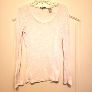 White top shirt with lace sleeves